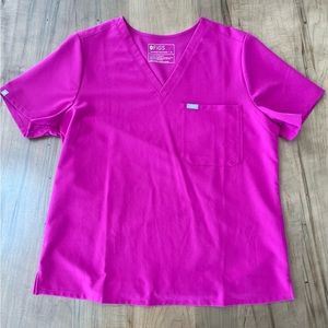 FIGS SCRUB SET - Catarina™ - One-Pocket top with the Clara - Petite Jogger pants